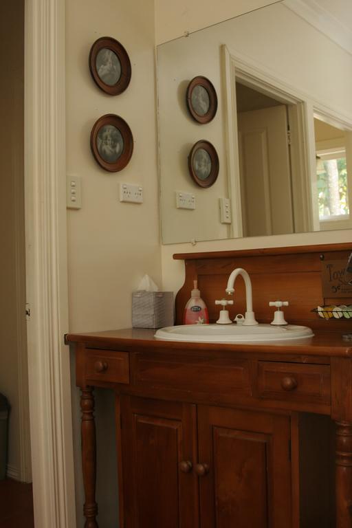 Belgrave Hideaway Bed & Breakfast ภายนอก รูปภาพ